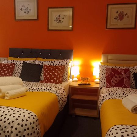 Cosy Stay In Walsall By Ideal Home Bloxwich Zewnętrze zdjęcie