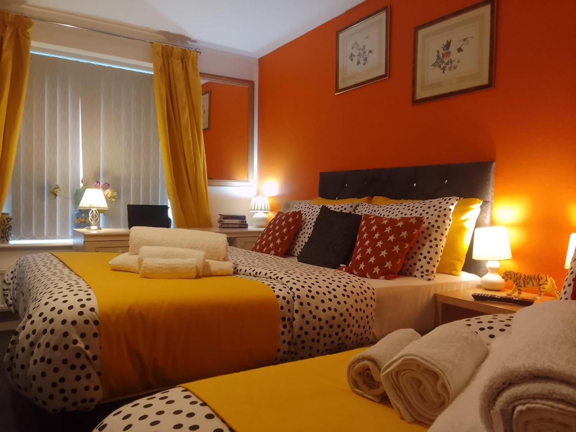 Cosy Stay In Walsall By Ideal Home Bloxwich Zewnętrze zdjęcie