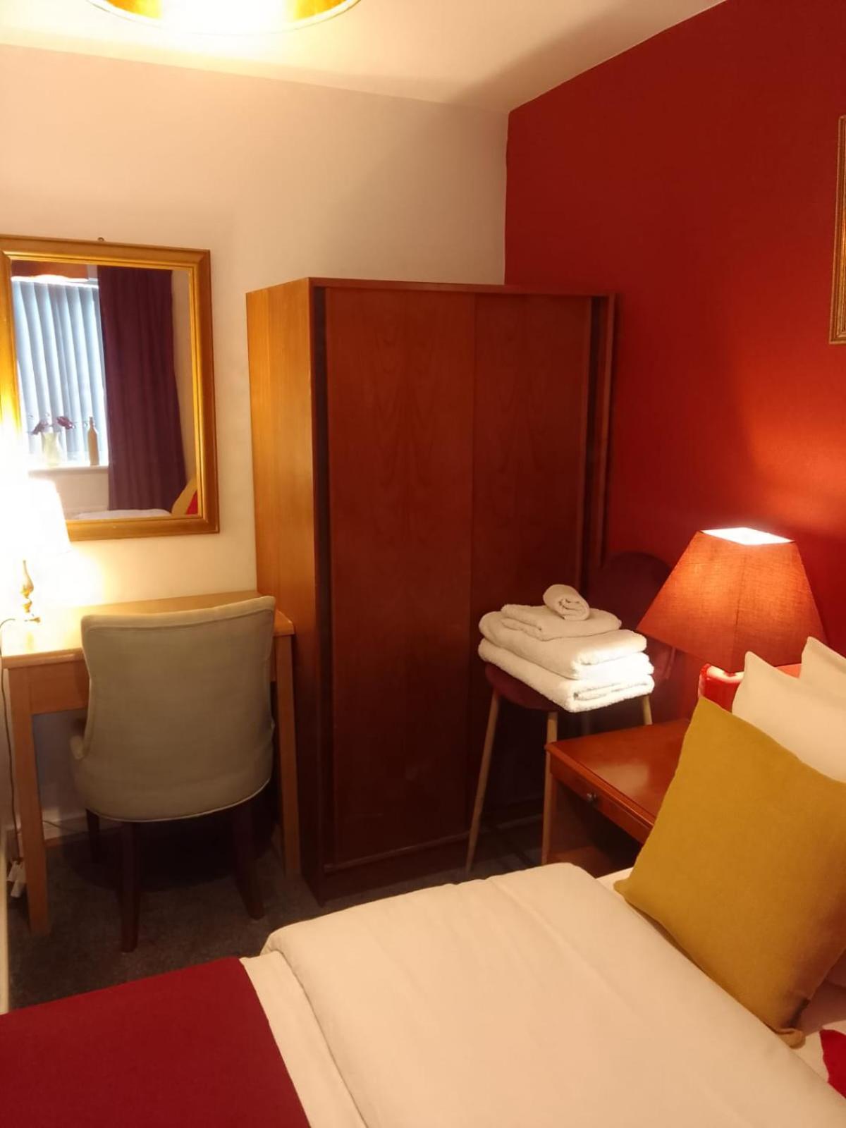 Cosy Stay In Walsall By Ideal Home Bloxwich Zewnętrze zdjęcie