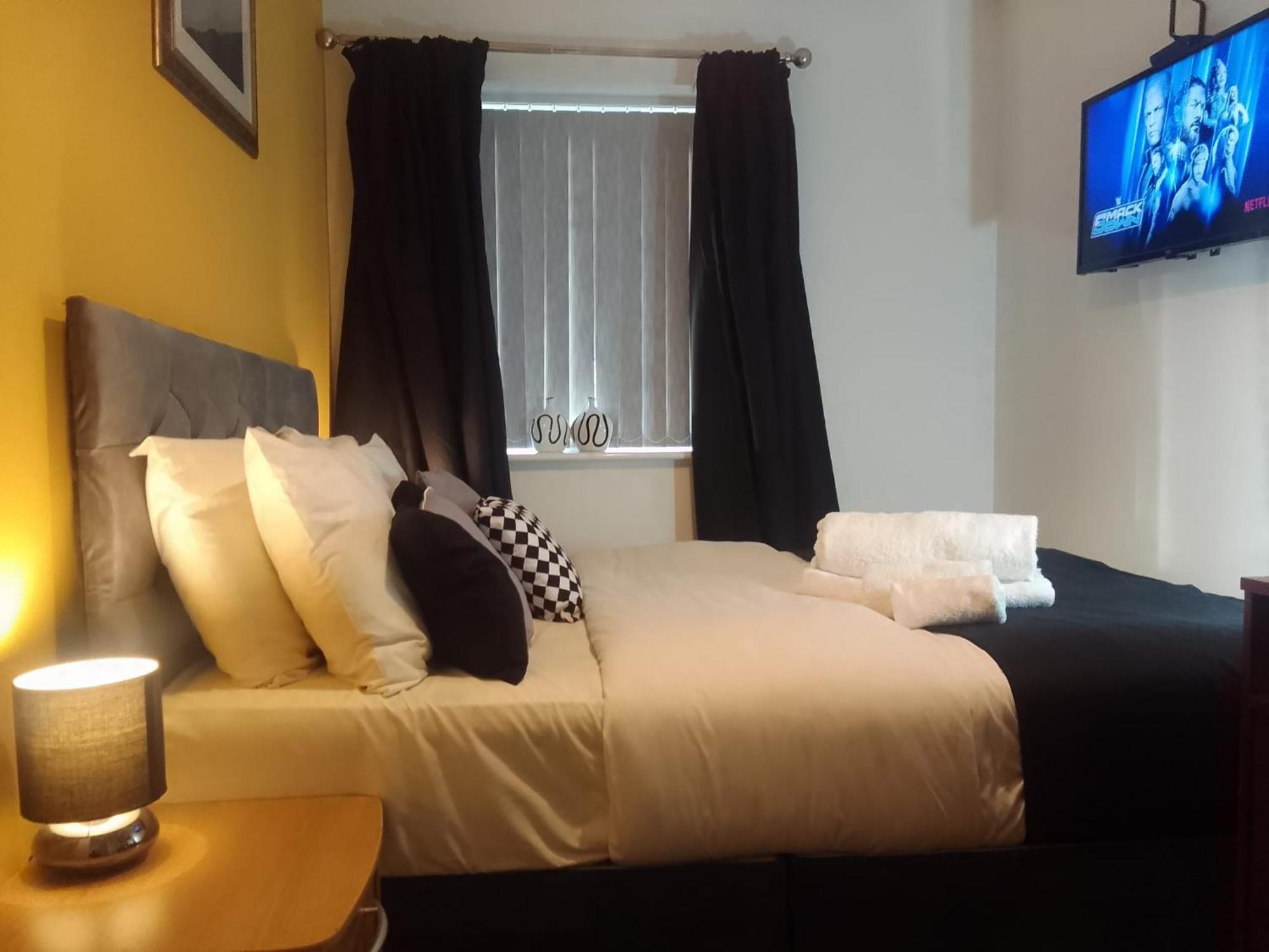 Cosy Stay In Walsall By Ideal Home Bloxwich Zewnętrze zdjęcie